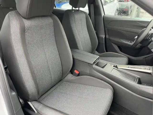 Peugeot 308 hybrid 145 e-dcs6 — photo 29