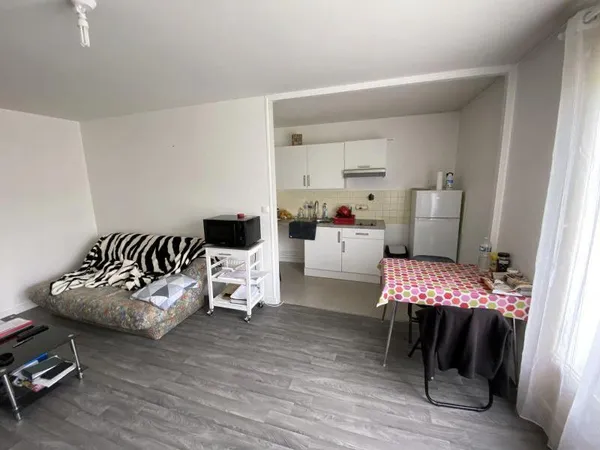 TYPE 2 ANGERS BELLE BEILLE AVEC PARKING