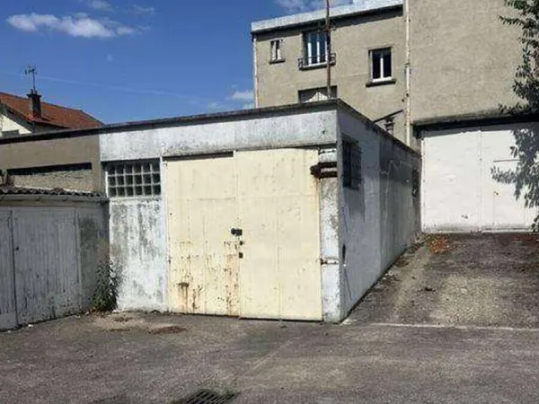 Local d'activité 83 m²