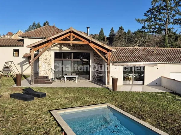 Maison 7 pièces 213 m²