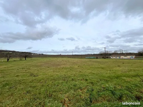 Terrain 2 372 m² Jonzac