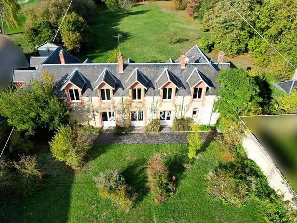 Maison 7 pièces 252 m²