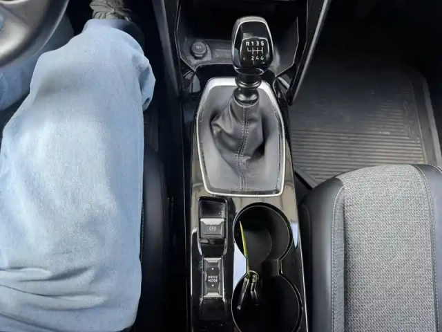 Peugeot 208 puretech 100 s&amp;s bvm6 — photo 36