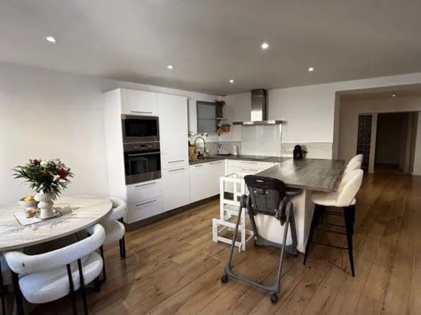 Appartement 3 pièces 142 m²