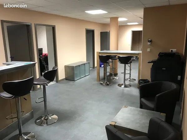 Bureaux 168m² 35000 RENNES face métro Fréville - climatisés