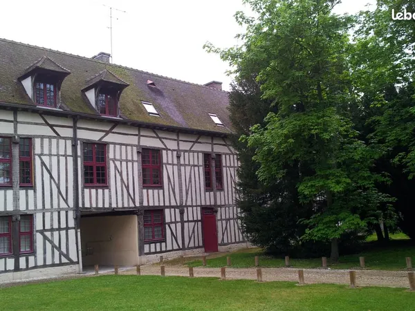 Studio dans ancien hôtel particulier centre ville