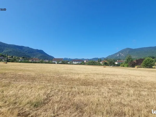TERRAIN À BÂTIR VIABILISÉ - 1 116 m²