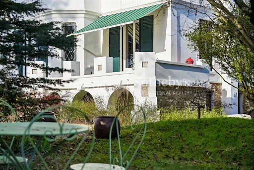 Maison 11 pièces 397 m²