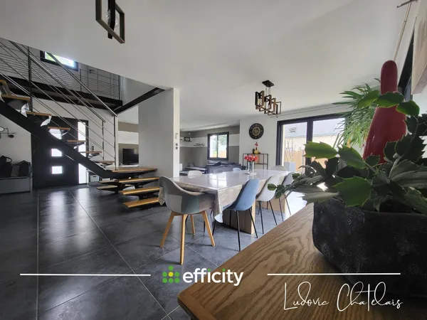 Maison 7 pièces 202 m²