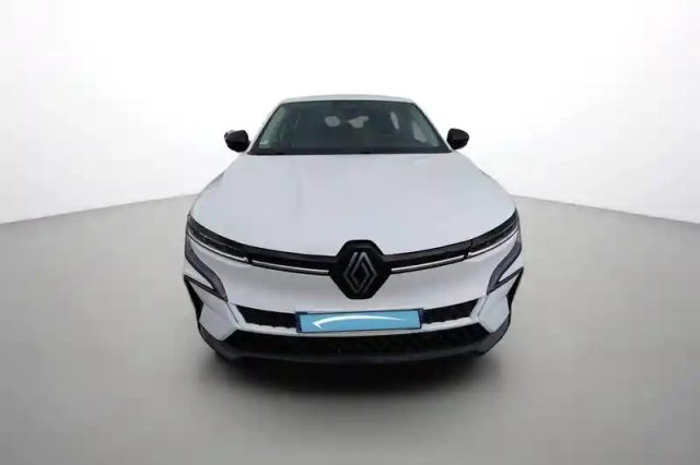 Renault Megane e-tech ev60 220 ch optimum charge — photo 2