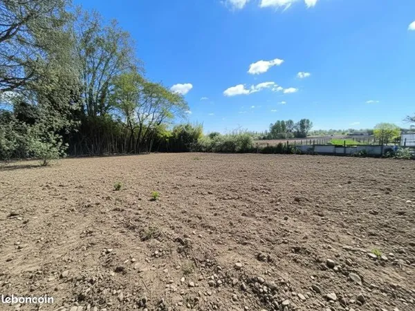 Exclu Seysses terrain viabilisé de 687 m2 pour votre projet personnel ou professionel