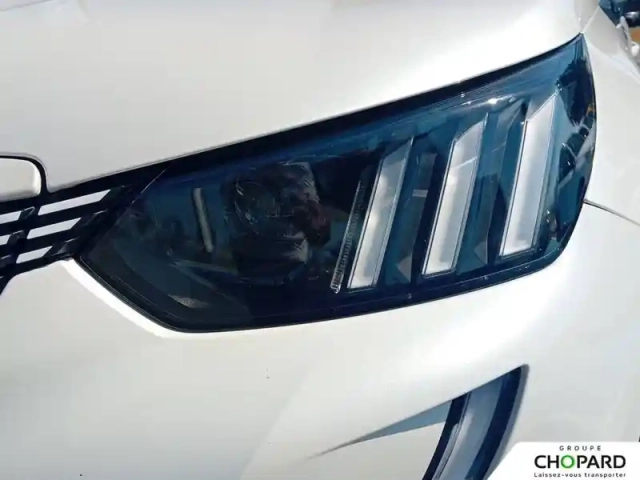 Peugeot 2008 electrique 136 ch — photo 24