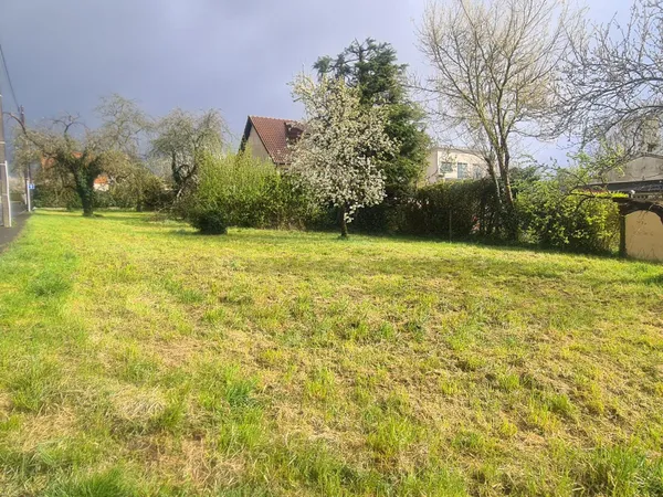Terrain 902 m²