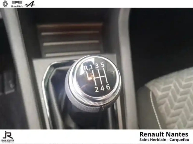 Renault Clio 1.0 tce 90ch evolution — photo 4
