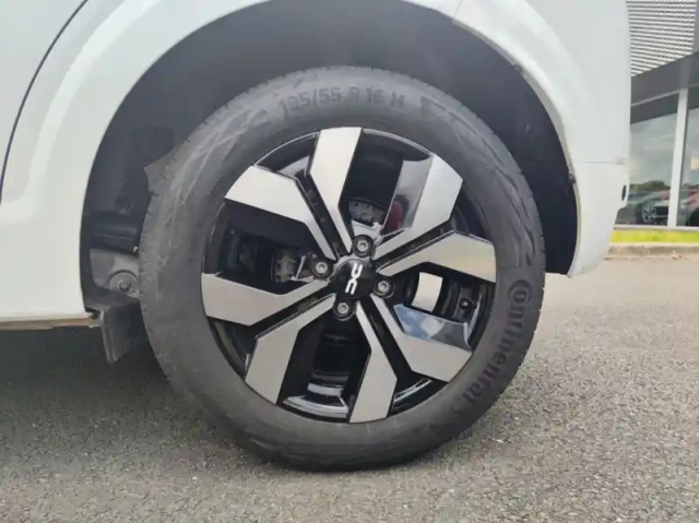 Dacia Sandero 1.0 tce 90ch journey — photo 14