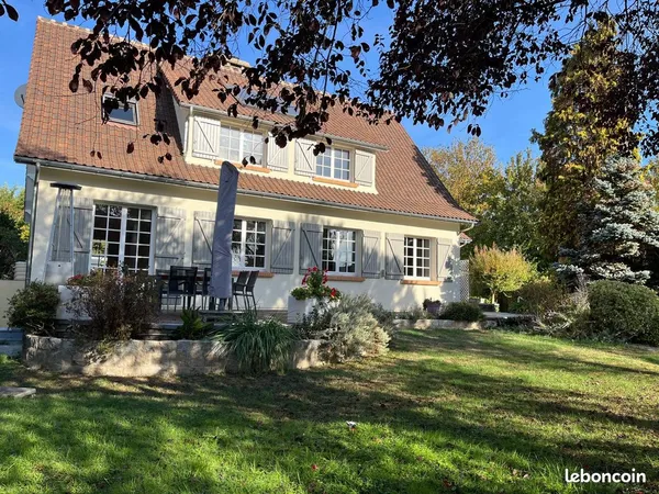 Villecresnes-maison 8 pieces-190m2