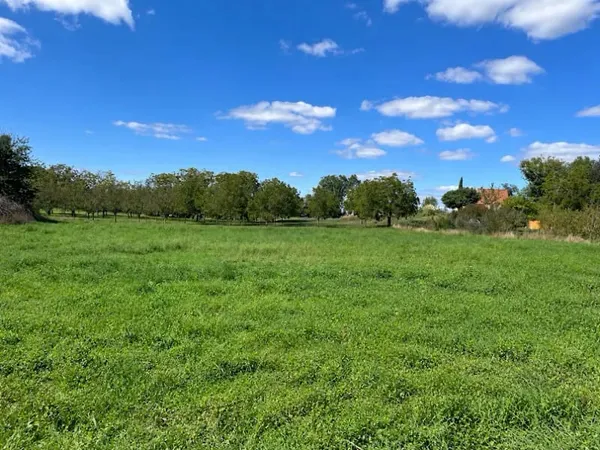 Terrain 1800 m²