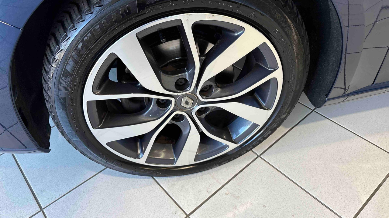 Renault Mégane IV Berline TCe 130 Energy — photo 14