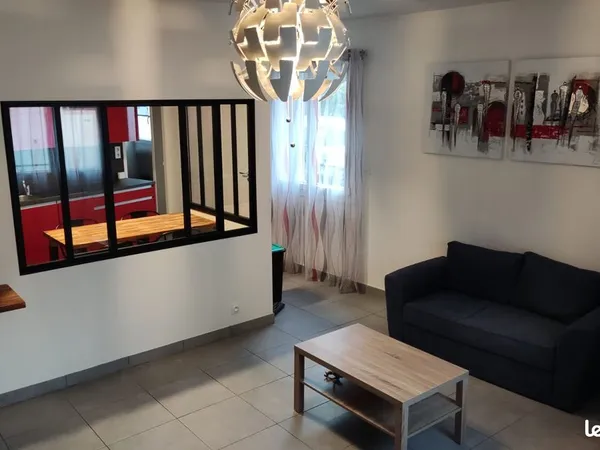 Maison meublée T4 - 85 m² - 3 ch. - Garage - Terrasse - Clim