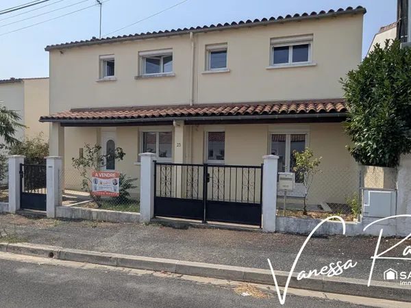 Saint Jean d'Angély Maison de 109 m² avec 3 chambres, jardin