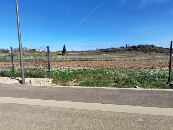 Terrain 815 m²