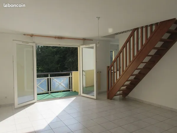 Appartement Duplex 73m² - Dernier étage - Bords de Sèvre (Garage + Parking)