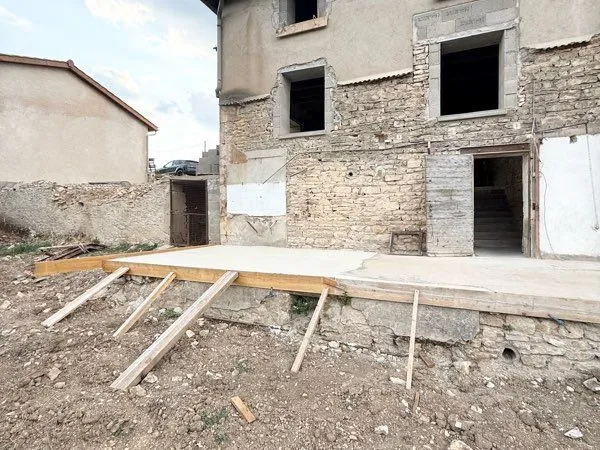 POMMIERS - Plateau à aménager 100 m² - Parcelle 325m² - Vue exceptionnelle - 199 000