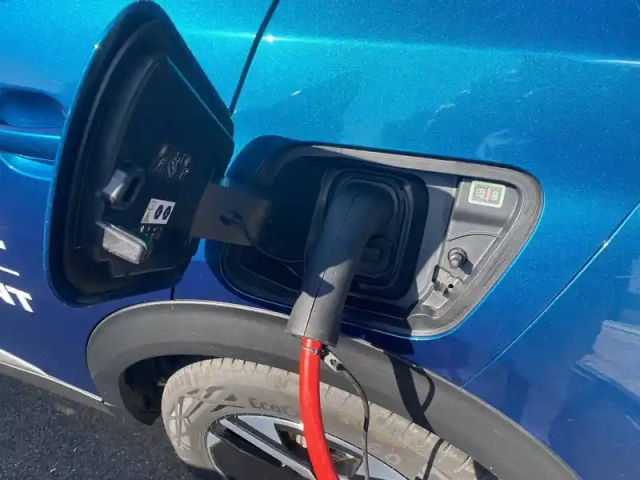 Peugeot 2008 electrique 54 kwh 156 ch — photo 7