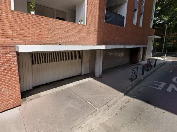 Garage fermé type box secteur centre Toulouse