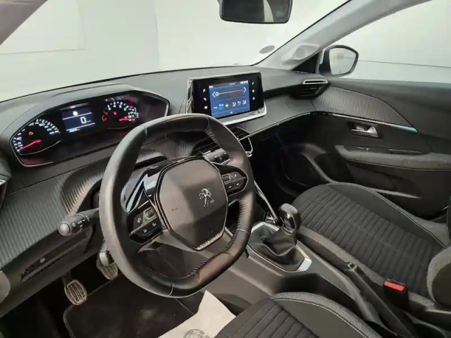 Peugeot 208 puretech 75 s&amp;s bvm5 — photo 12