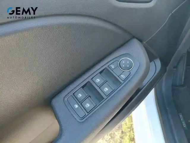 Renault Clio tce 90 — photo 12