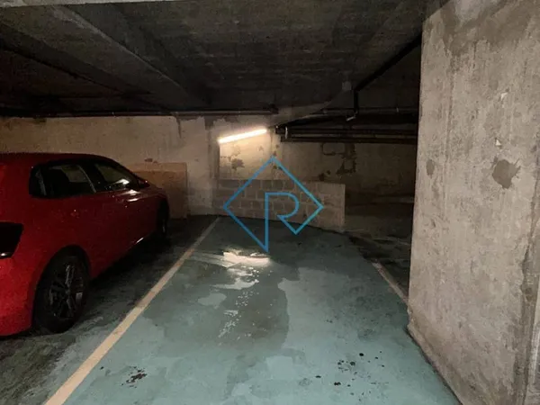 Parking 12 m²