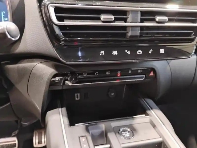 Citroën C5 Aircross hybride rechargeable 225 e-eat8 shine — photo 13