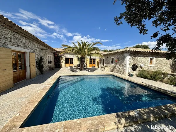 Mas 6 pièces 220 m²
