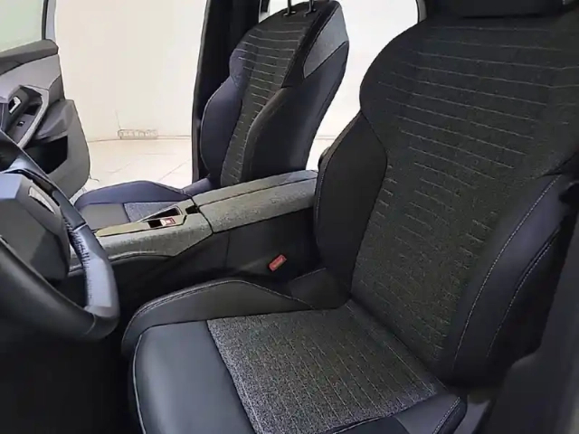 Peugeot 3008 hybrid 136 e-dcs6 — photo 13