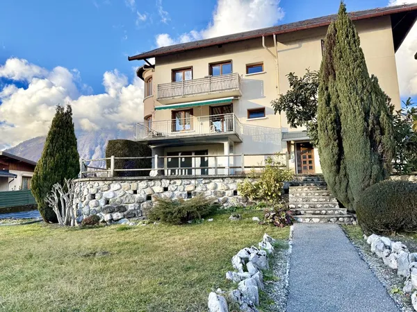 Maison de luxe 9 pièces 205 m²