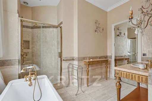 Appartement 8 pièces 310 m²