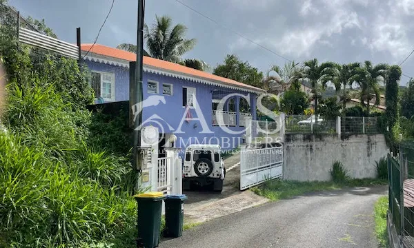 MAISON F4 AU MORNE ROUGE .