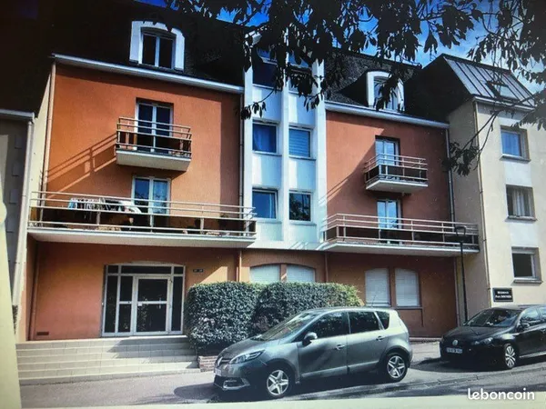 Studio rénové avec mezzanine et parking