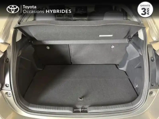 Toyota Yaris 116h design 5p my22 — photo 10