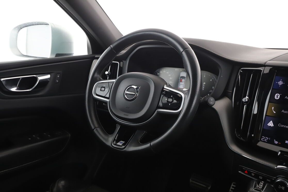 Volvo XC60 2.0 D5 AdBlue AWD R-Design Geartronic 8 — photo 12