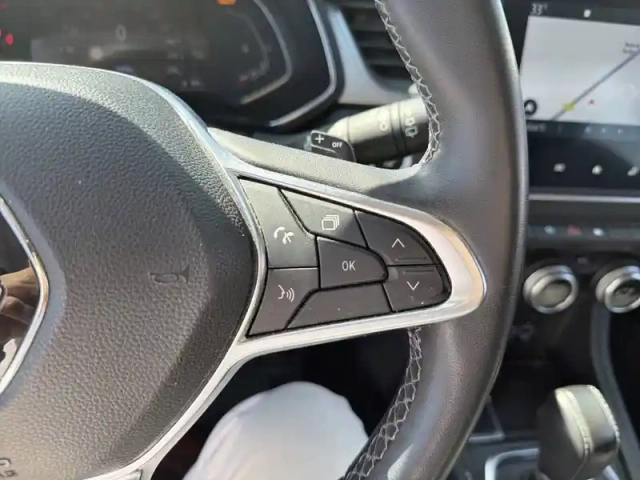 Renault Captur blue dci 115 edc — photo 20