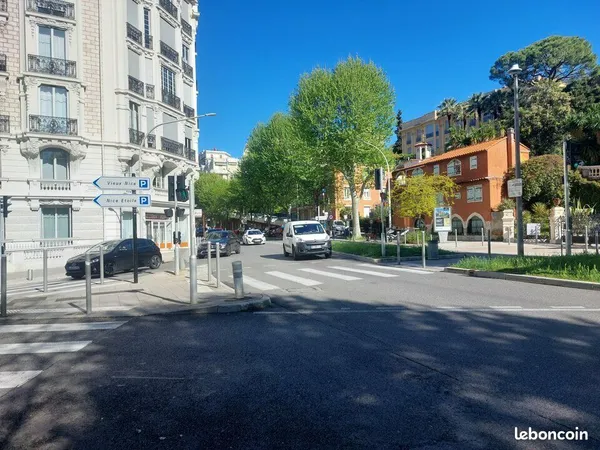 Local commercial 51 m² NICE