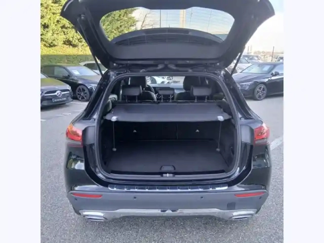 Mercedes Gla 200 d progressive line — photo 10