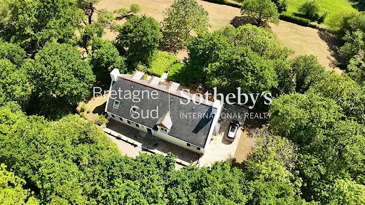 Maison 6 pièces 240 m²