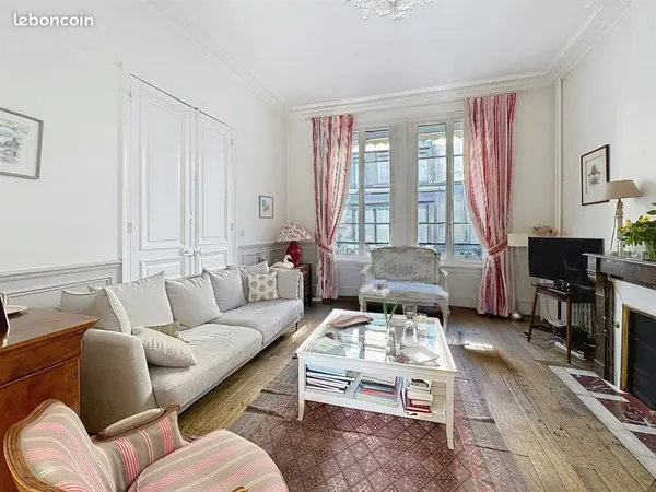 Maison 8 pièces 235 m²
