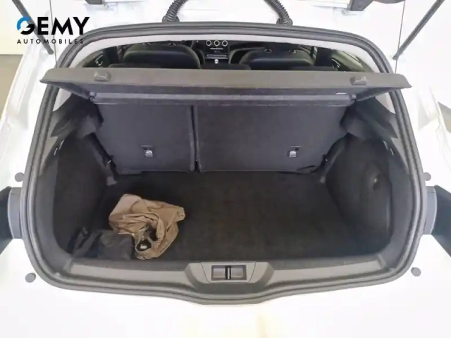 Renault Megane iv berline blue dci 115 edc — photo 21