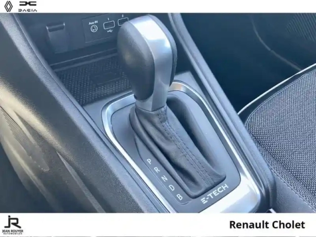 Renault Captur 1.6 e-tech hybride rechargeable 160ch techno — photo 6