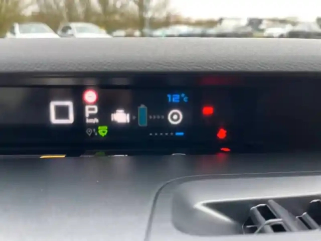 Citroën C3 hybride 110 ch e-dcs6 — photo 10