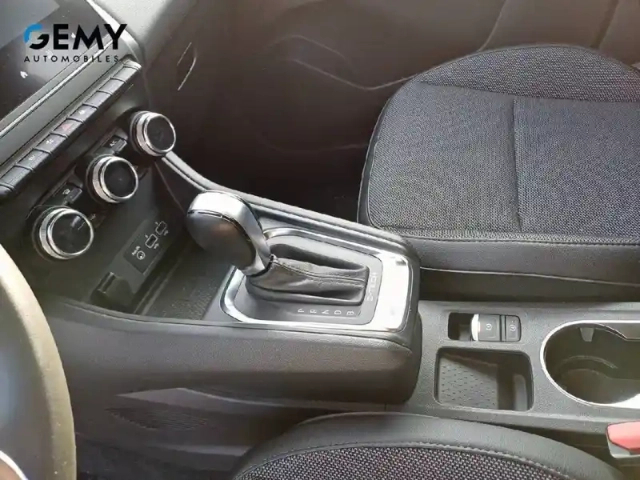 Renault Captur e-tech 145 — photo 12